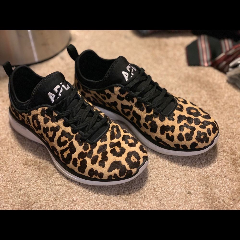Apl women techloom leopard